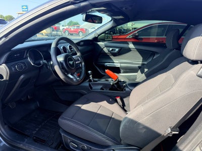 2017 Ford Mustang V6