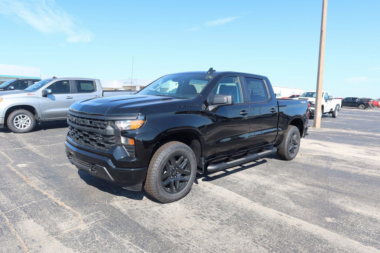 2025 Chevrolet Silverado 1500 Custom