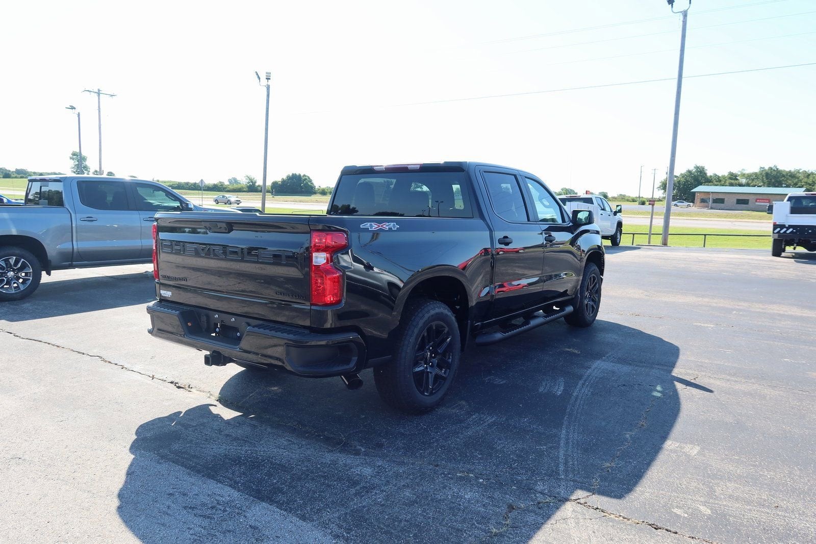 2025 Chevrolet Silverado 1500 Custom