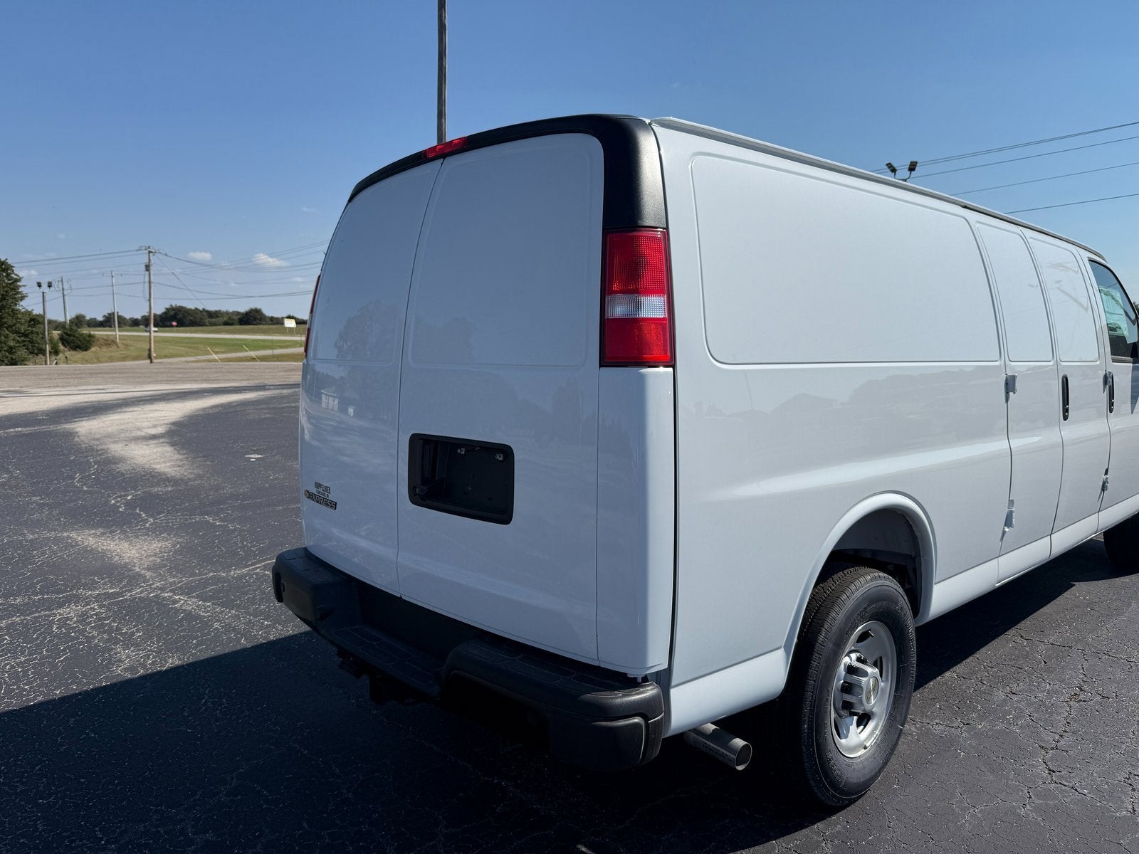 2025 Chevrolet Express Cargo 2500 WT