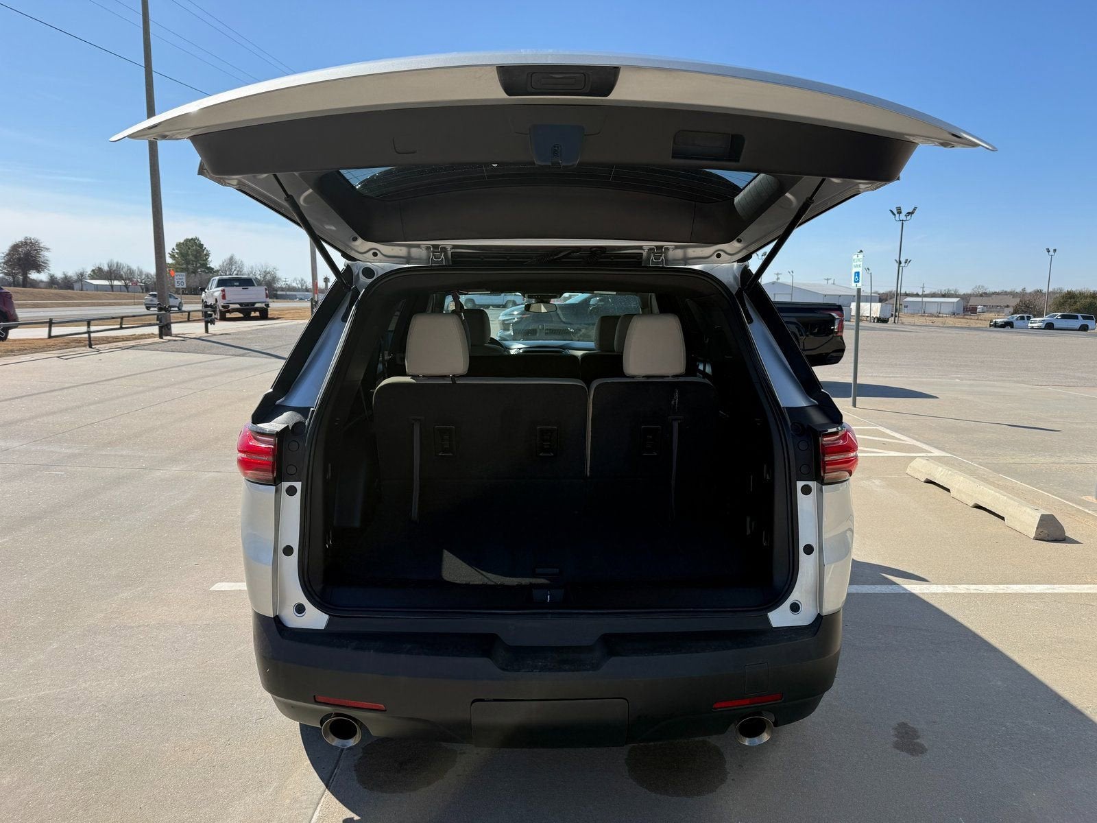 2022 Chevrolet Traverse LS