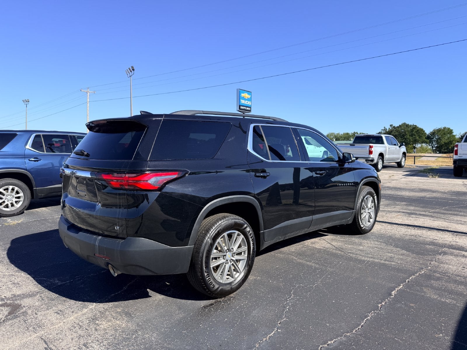 2023 Chevrolet Traverse LT Cloth