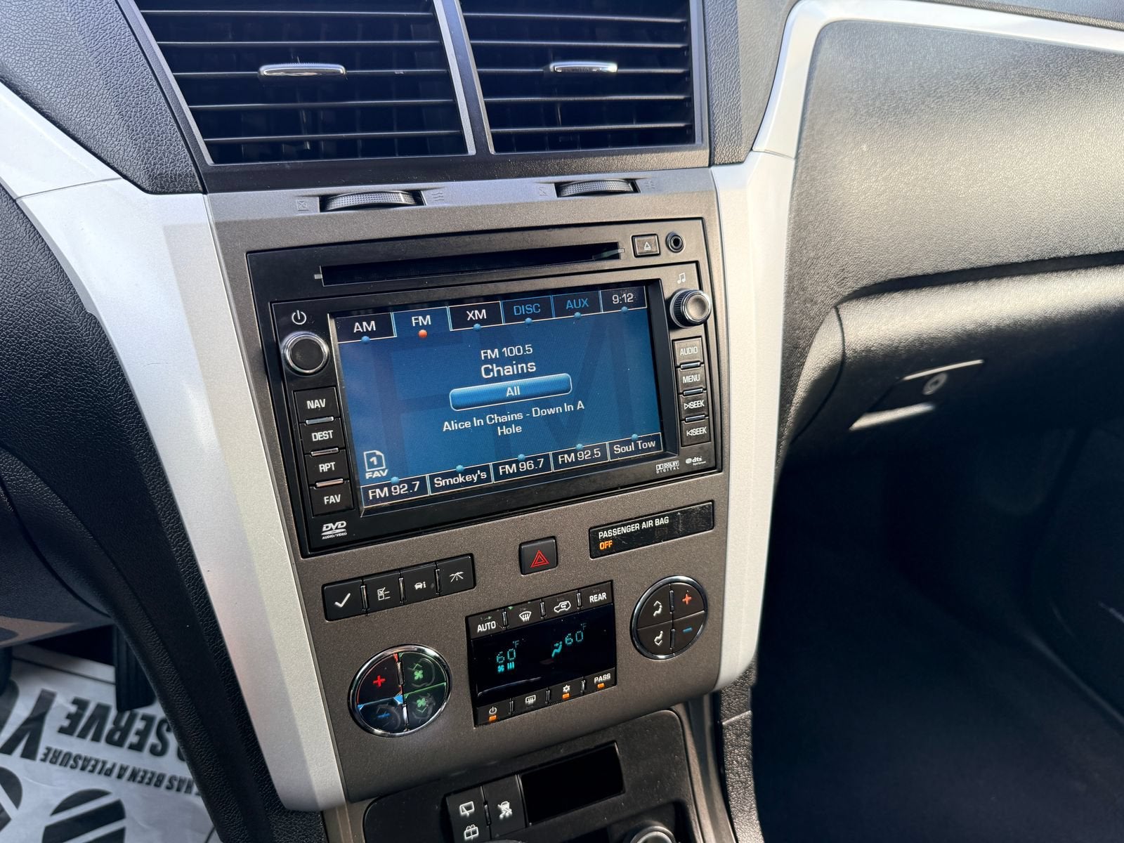 2010 Chevrolet Traverse LT w/1LT