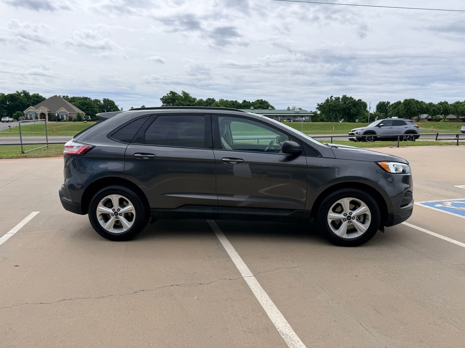 2020 Ford Edge SE
