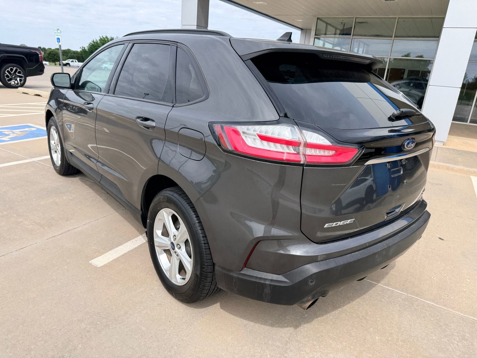 2020 Ford Edge SE