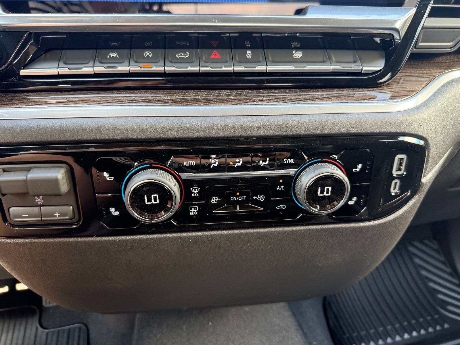2026 Chevrolet Silverado 1500 LT - Photo 15