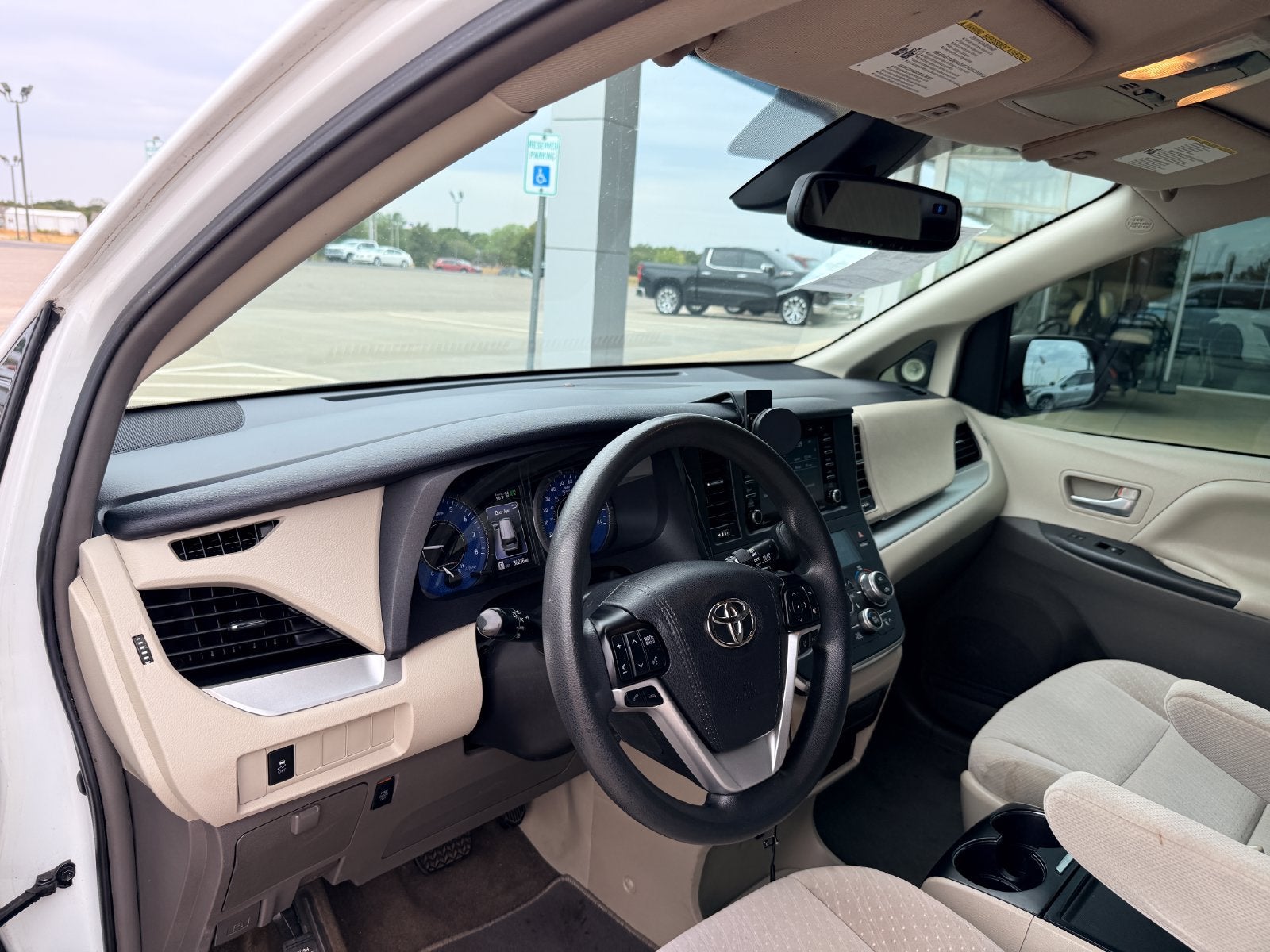 2019 Toyota Sienna LE Auto Access Seat