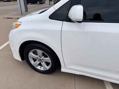 2019 Toyota Sienna LE Auto Access Seat