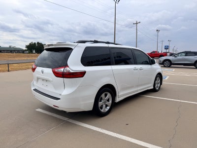 2019 Toyota Sienna LE Auto Access Seat